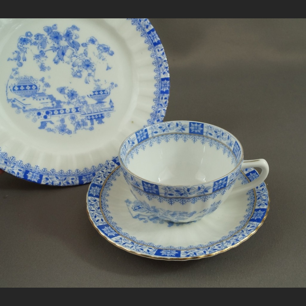 Trio China Blau bawarska porcelana zestaw śniadaniowy Galeria Antikon