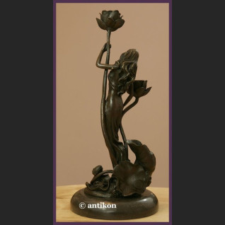 Świecznik secesja brąz kobieta z nenufarami