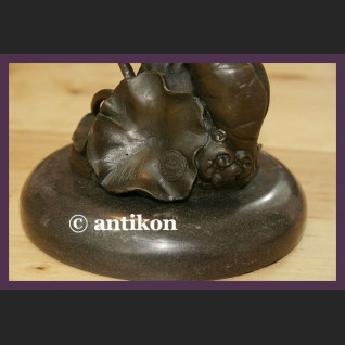 Świecznik secesja brąz kobieta z nenufarami