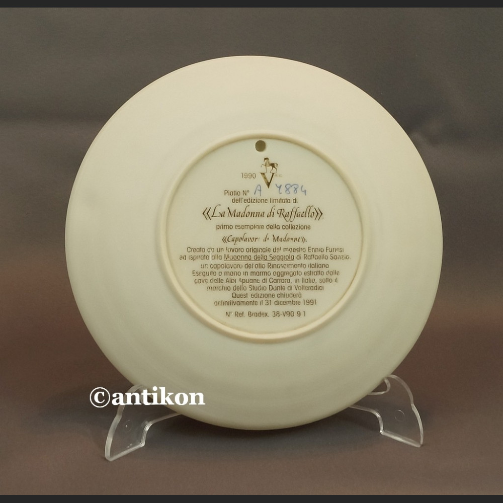 Relief  alabastrowy z Włoch Madonna z dzieciątkiem  Relief  alabastrowy z Włoch Madonna z dzieciątkiem