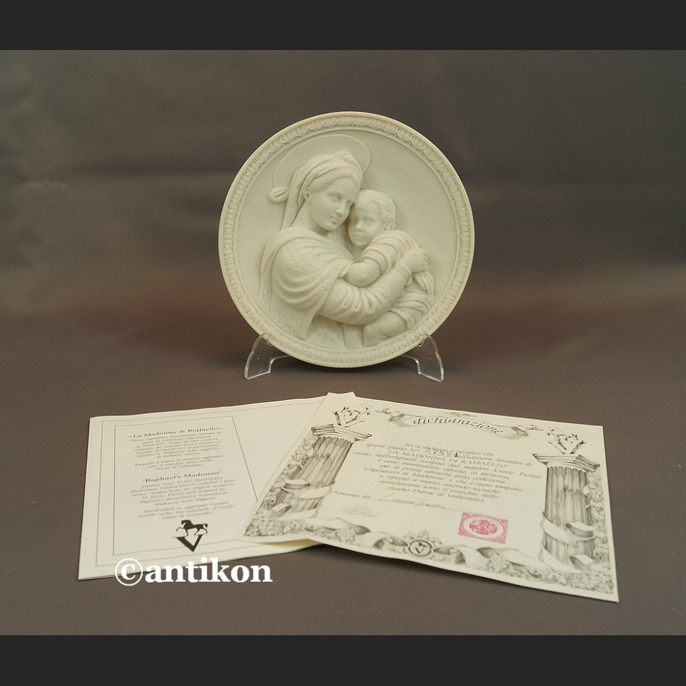 Relief  alabastrowy z Włoch Madonna z dzieciątkiem  Relief  alabastrowy z Włoch Madonna z dzieciątkiem