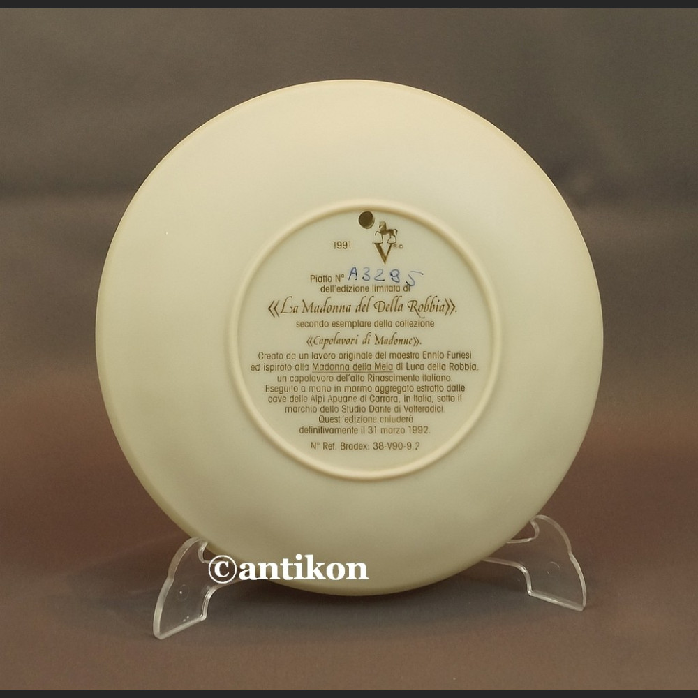 Madonna z dzieciątkiem Relief alabastrowy z Włoch Madonna z dzieciątkiem Relief alabastrowy z Włoch