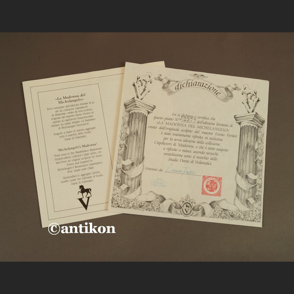 Relief  rzeźba alabastrowa Madonna z dzieciątkiem 