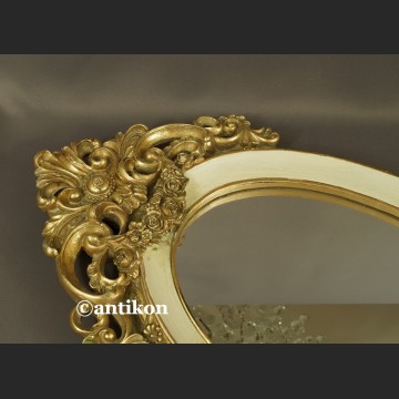 Lustro w biało złotej ramie w stylu francuskim