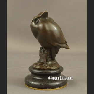 Sowa rzeźba z brązu symbol mądrości i nauki  Sowa rzeźba z brązu symbol mądrości i nauki