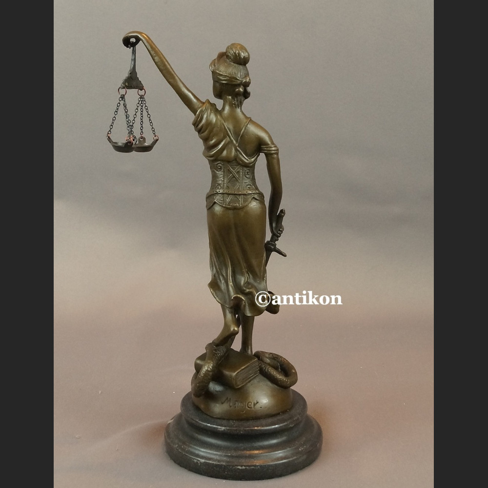 Figurka Temidy  z brązu prezent dla prawnika 