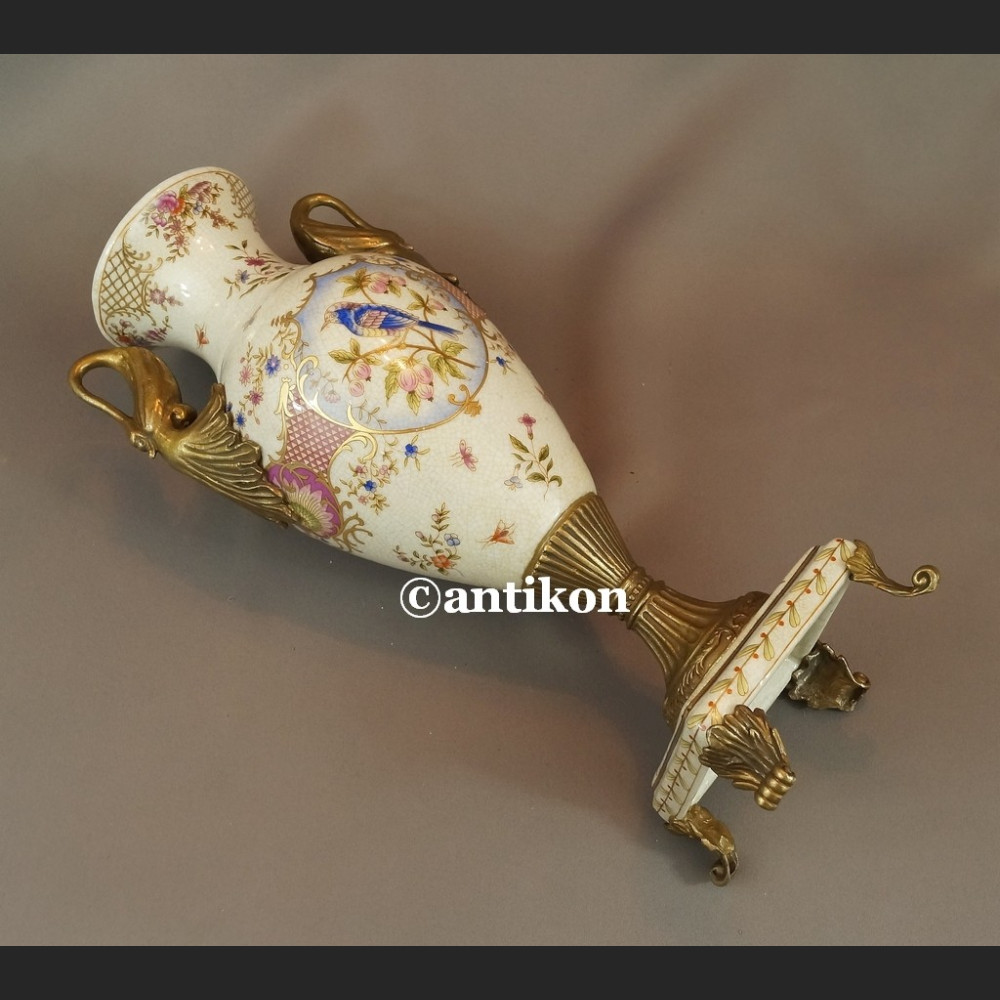 Wazon porcelanowy w stylu japońskim