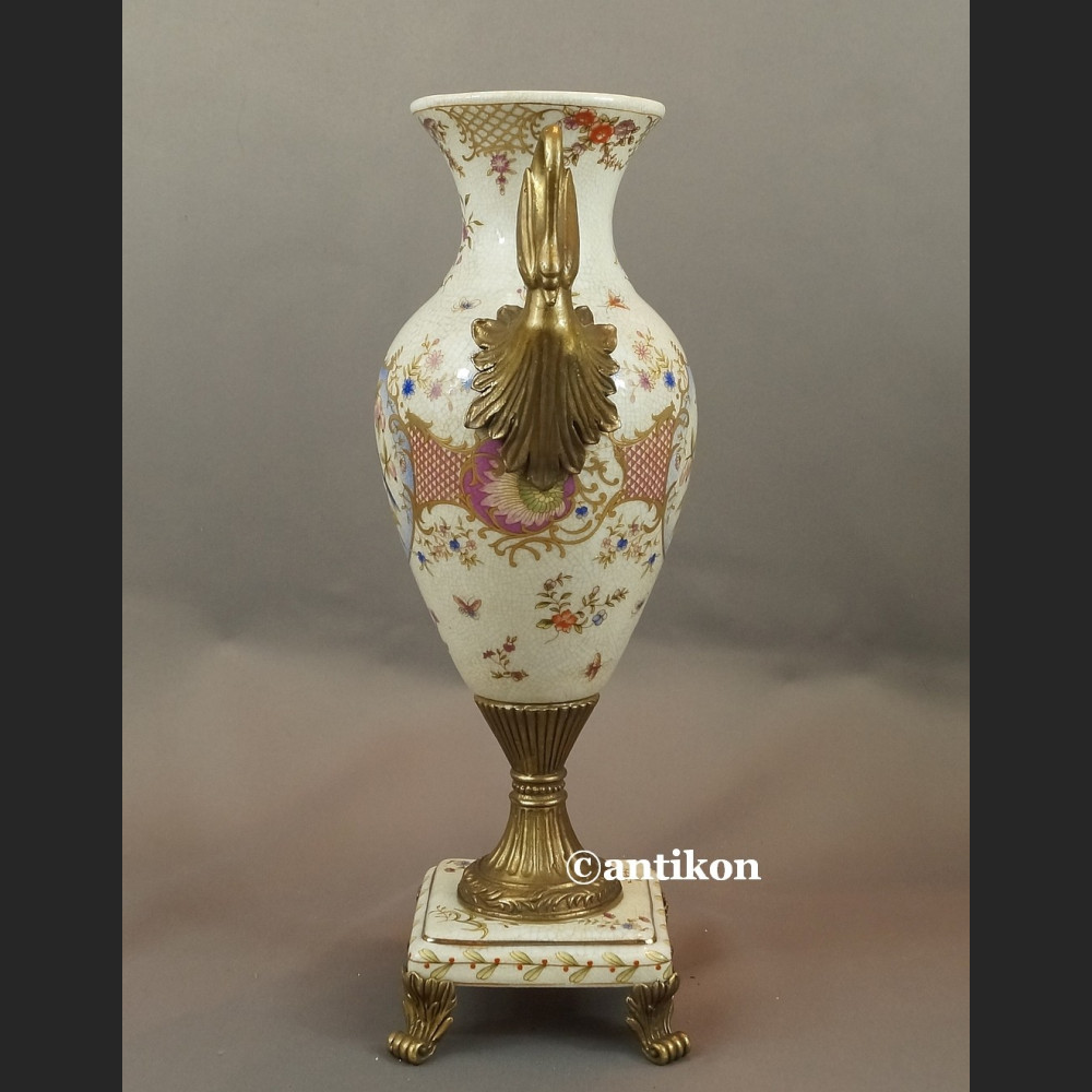 Wazon porcelanowy w stylu japońskim