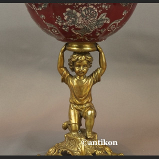 Patera czerwona z chłopcem Patera czerwona z chłopcem