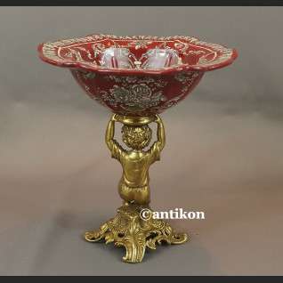 Patera czerwona z chłopcem Patera czerwona z chłopcem