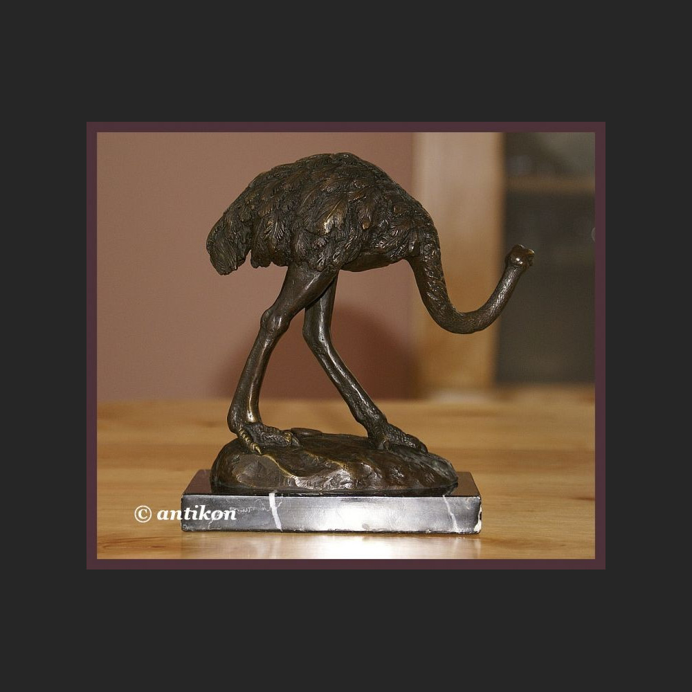 Struś rzeźba z brązu znakomita  Struś rzeźba z brązu znakomita