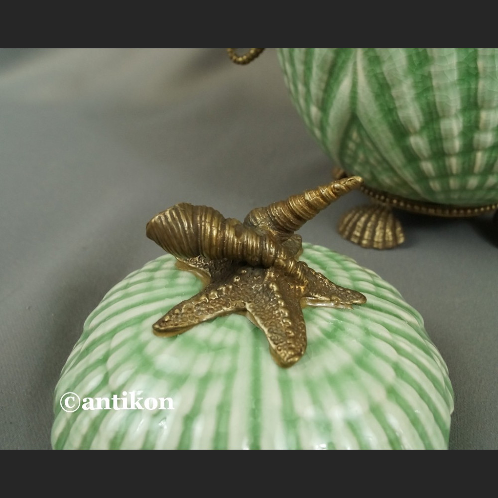 Bomboniera porcelanowa szkatuła z konikami morskimi 