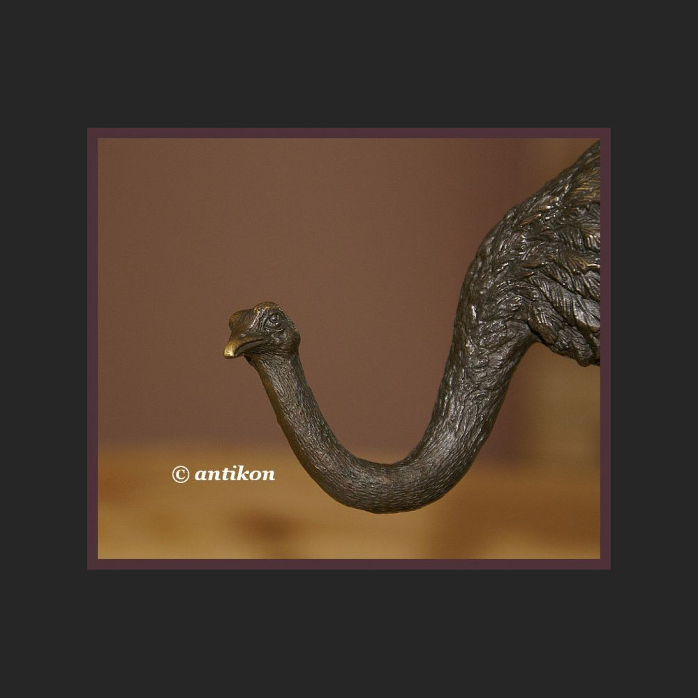 Struś rzeźba z brązu znakomita  Struś rzeźba z brązu znakomita