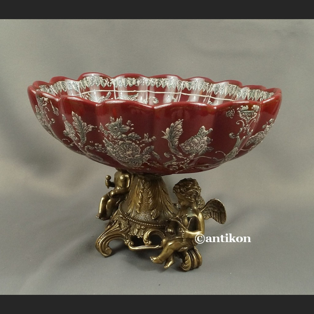 Patera barokowa czerwona z figurami aniołów Patera barokowa czerwona z figurami aniołów