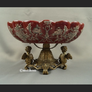 Patera barokowa czerwona z figurami aniołów Patera barokowa czerwona z figurami aniołów