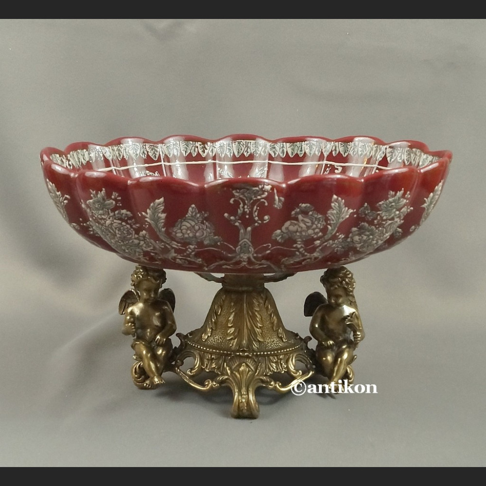 Patera barokowa czerwona z figurami aniołów Patera barokowa czerwona z figurami aniołów