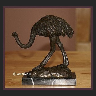 Struś rzeźba z brązu znakomita  Struś rzeźba z brązu znakomita