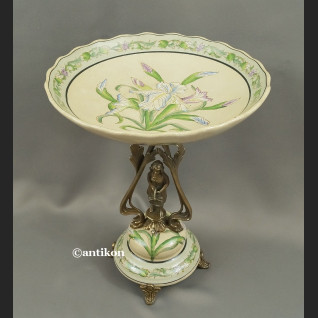 Secesyjna patera z irysami porcelna z brązem Patera na stopie duża fantazyjna
- 5 Secesyjna patera z irysami porcelna z brązem Patera na stopie duża fantazyjna
- 5