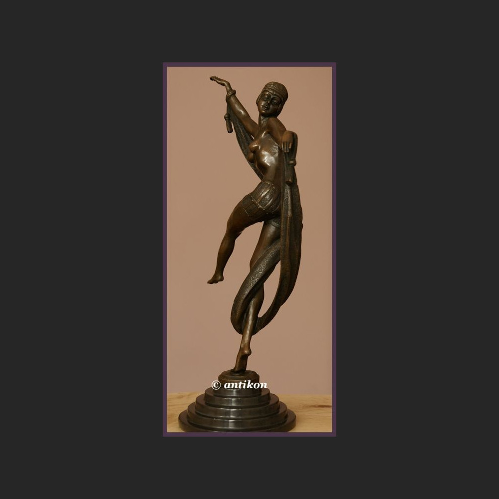 WSPANIAŁY BRĄZ TANCERKA Z SZALEM RZEŹBA ART DECO AKT SYGNOWANY WSPANIAŁY BRĄZ TANCERKA Z SZALEM RZEŹBA ART DECO AKT SYGNOWANY