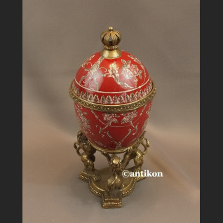 Jajo z lwami a la Faberge porcelanowa szkatuła 