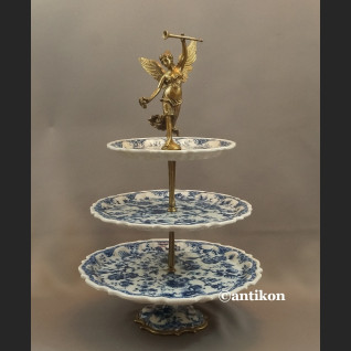 Trzypiętrowa patera wzór cebulowy etażerka porcelana z brązem Trzypiętrowa patera wzór cebulowy etażerka porcelana z brązem