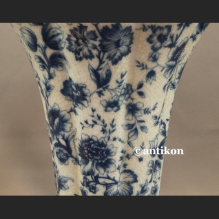 Wazon wzór cebulowy z ważką porcelana z brązem Wazon wzór cebulowy z ważką porcelana z brązem