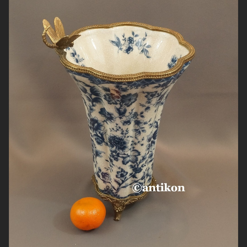 Wazon wzór cebulowy z ważką porcelana z brązem