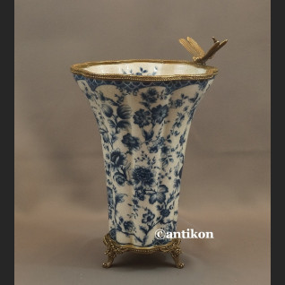 Wazon wzór cebulowy z ważką porcelana z brązem Wazon wzór cebulowy z ważką porcelana z brązem