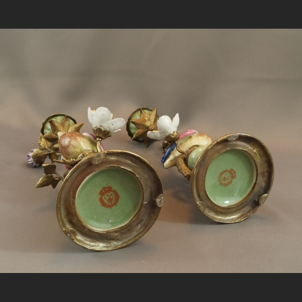 Para świeczników z ptaszkami porcelana z brązem cudowne Para świeczników z ptaszkami porcelana z brązem cudowne