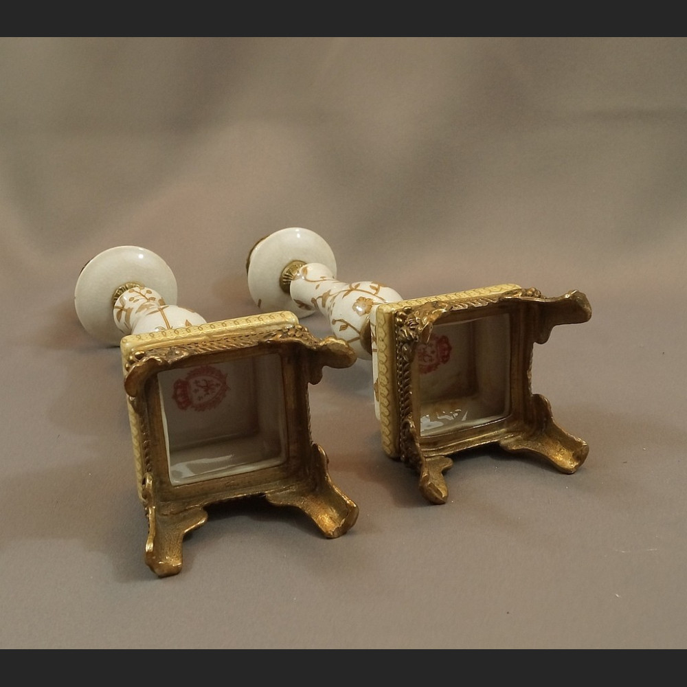 Para  świeczników jasna porcelana 