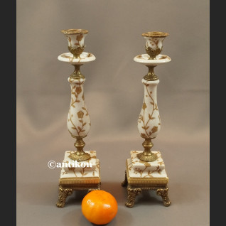 Para  świeczników jasna porcelana 
