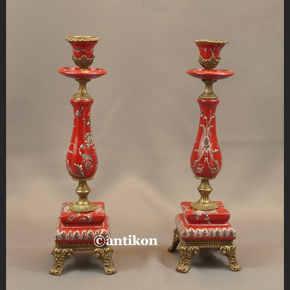 Para  świeczników barokowych czerwonych Para  świeczników barokowych czerwonych