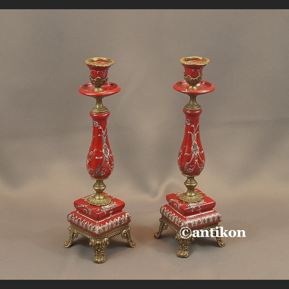 Para  świeczników barokowych czerwonych Para  świeczników barokowych czerwonych