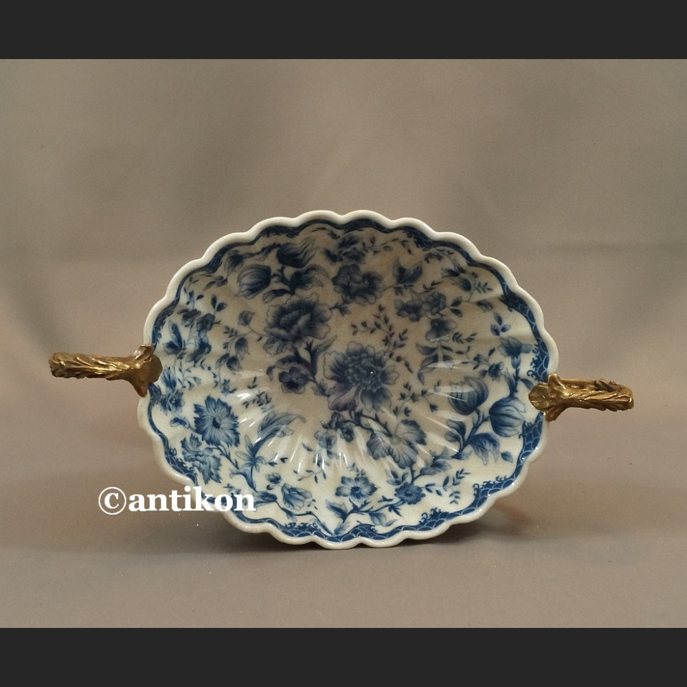 Patera wzór cebulowy porcelana z brązem Patera wzór cebulowy porcelana z brązem