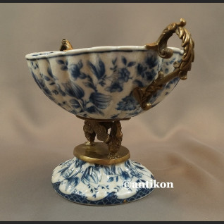 Patera wzór cebulowy porcelana z brązem Patera wzór cebulowy porcelana z brązem