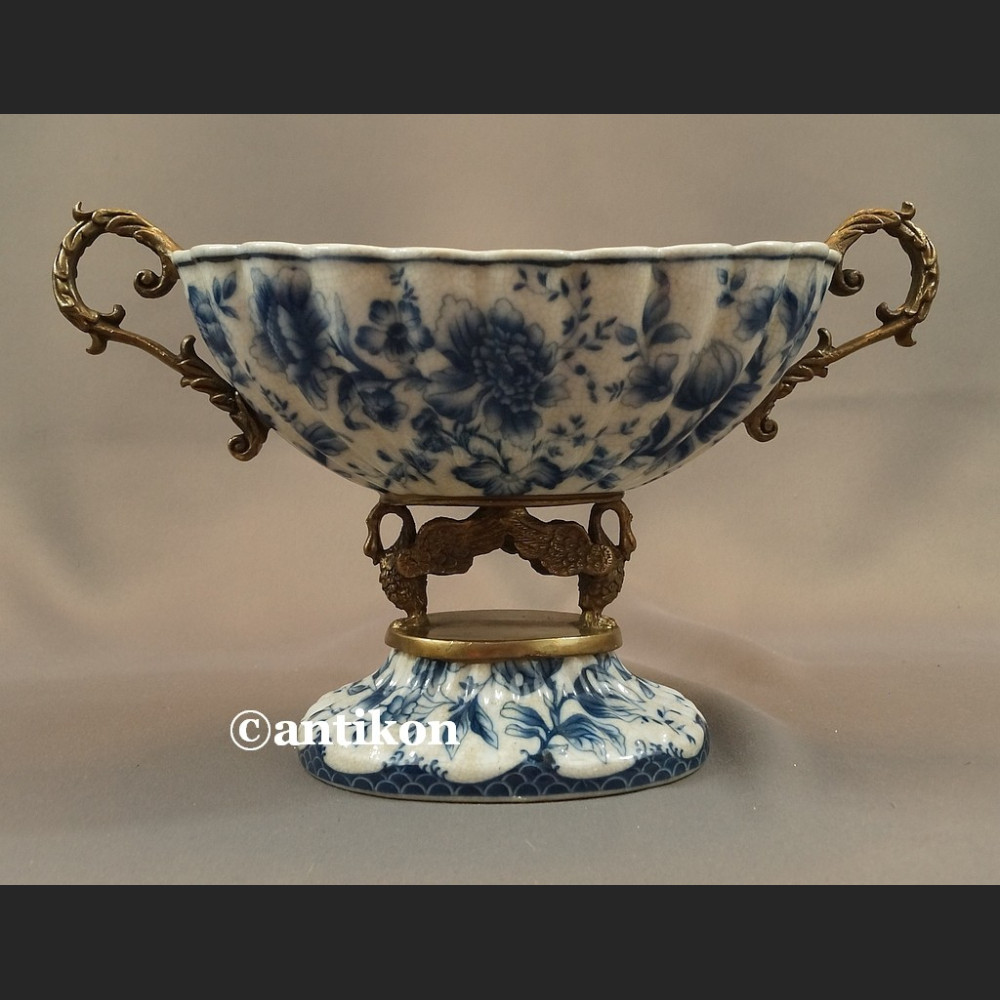 Patera wzór cebulowy porcelana z brązem Patera wzór cebulowy porcelana z brązem