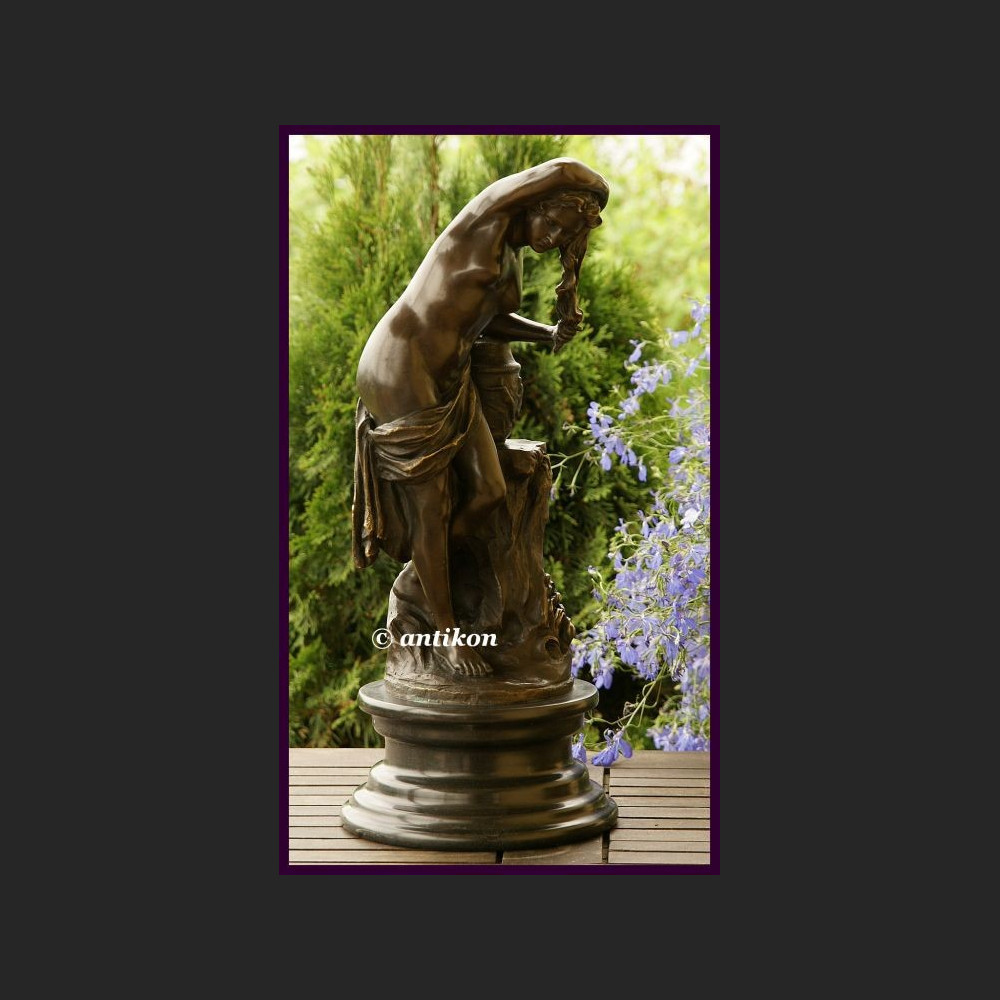 Akt dziewczyny rzeźba z brązu duża 