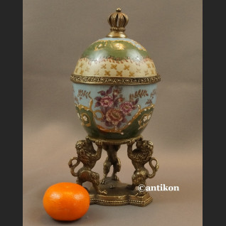 Carskie Jajo z lwami a la Faberge porcelanowa szkatuła  Carskie Jajo z lwami a la Faberge porcelanowa szkatuła
