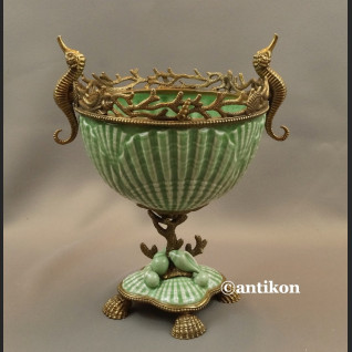Patera porcelanowa z konikami morskimi 