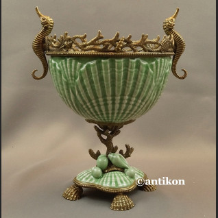 Patera porcelanowa z konikami morskimi 
