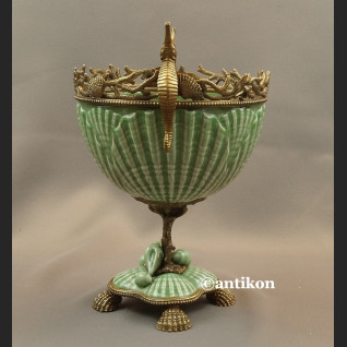 Patera porcelanowa z konikami morskimi 