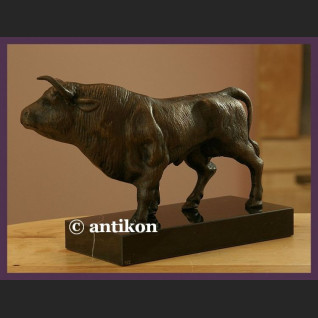 Byk masywana figura 