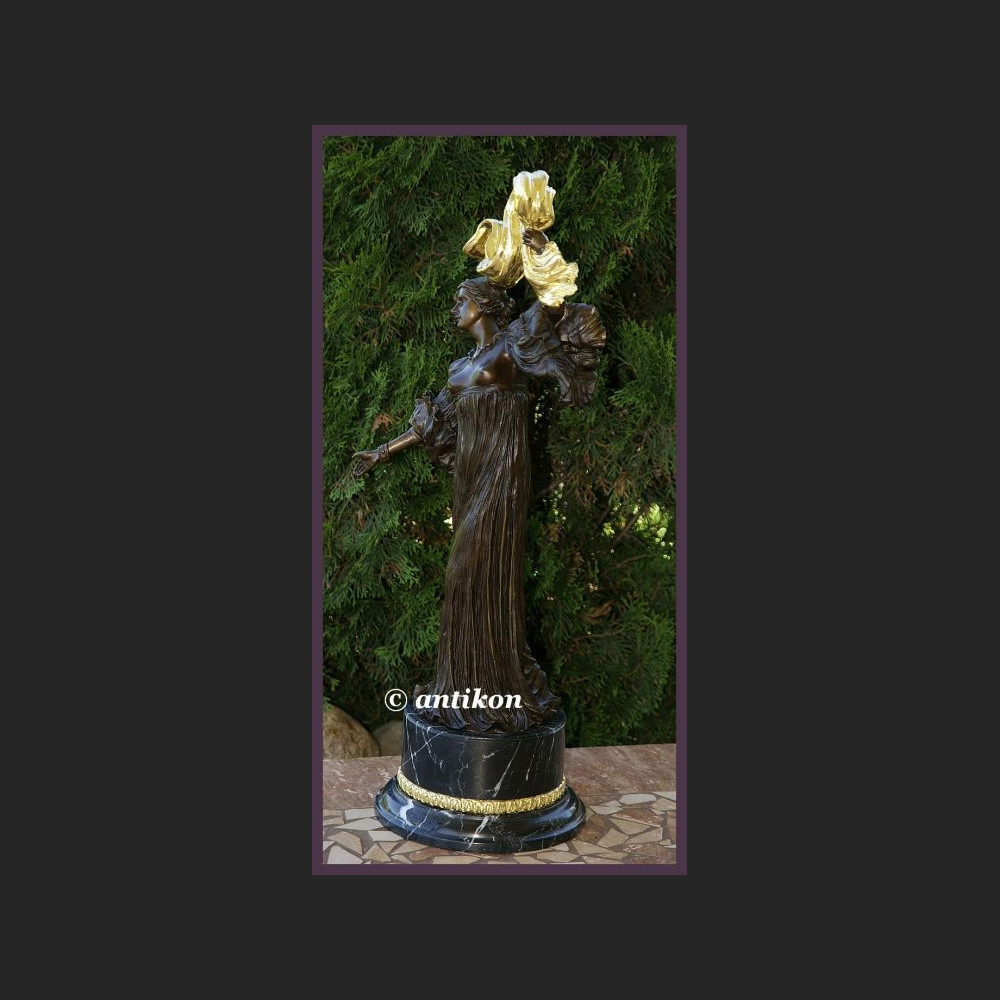 ZŁOCONY OGROMNY BRĄZ SECESJA KOBIETA Z SZARFĄ WSPANIAŁA RZEŹBA