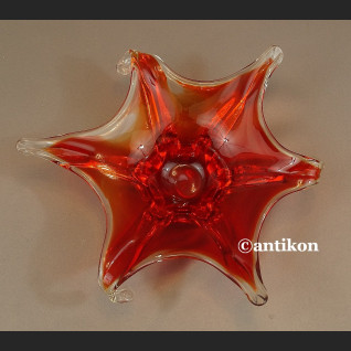 Patera szklana czerwona rozgwiazda artystyczne szkło 