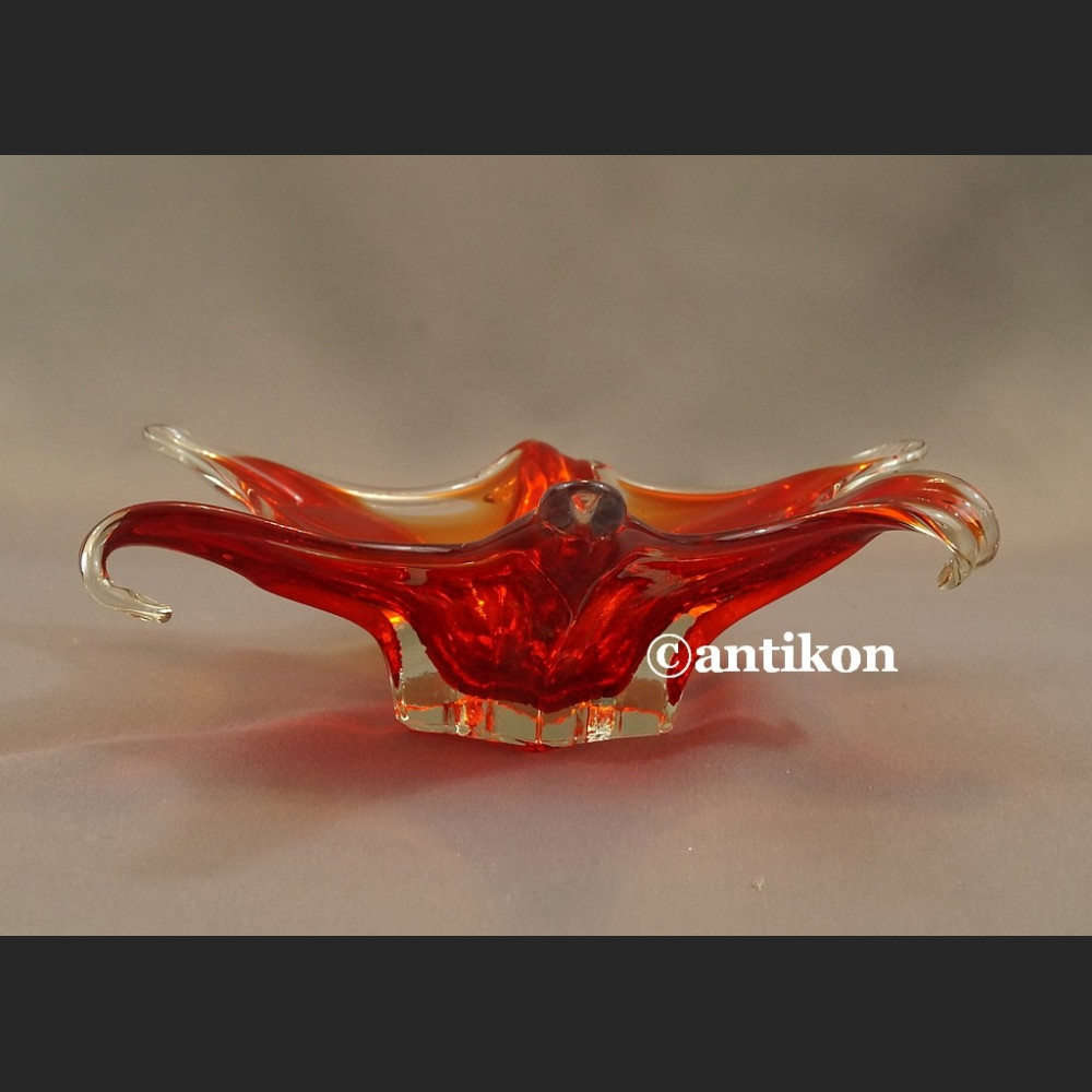 Patera szklana czerwona rozgwiazda artystyczne szkło 