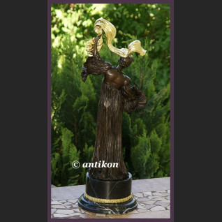 ZŁOCONY OGROMNY BRĄZ SECESJA KOBIETA Z SZARFĄ WSPANIAŁA RZEŹBA