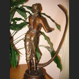 HARFISTKA DUŻA RZEŹBA PIĘKNY BRĄZ