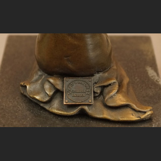 Macierzyństwo figurka z brązu 