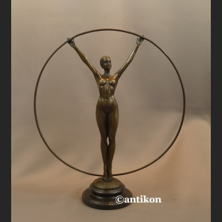Rzeźba gimnastyczka z brązu art deco  Rzeźba gimnastyczka z brązu art deco