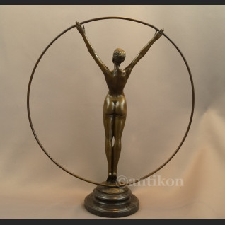 Rzeźba gimnastyczka z brązu art deco  Rzeźba gimnastyczka z brązu art deco